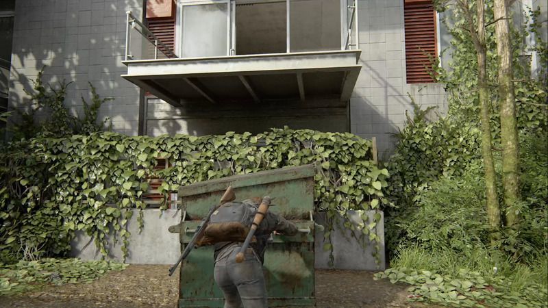 ゴミ箱を足場にする