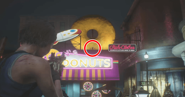 チャーリー君ドーナツショップ入り口の上