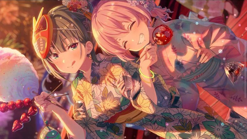 夜空に開く夏の花 小美山愛