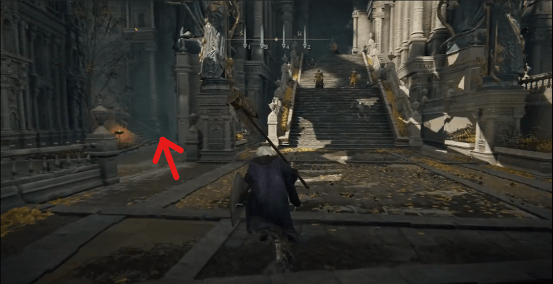 大通り脇の露台からの道