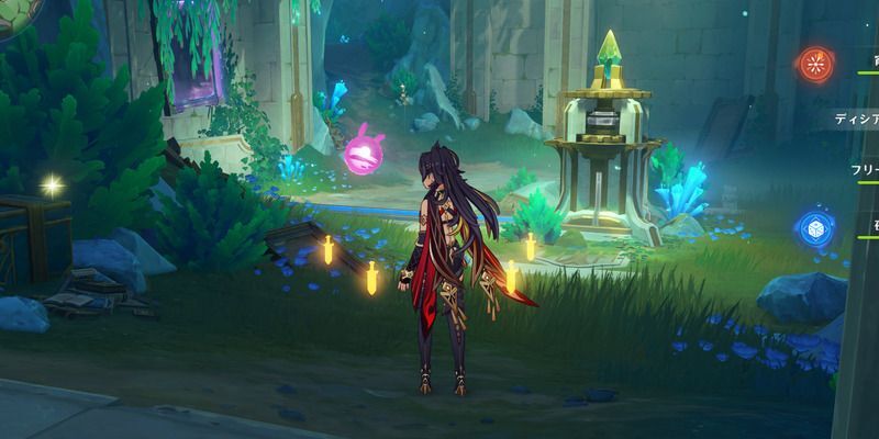 広場まで進むと左側の壁に謎鏡