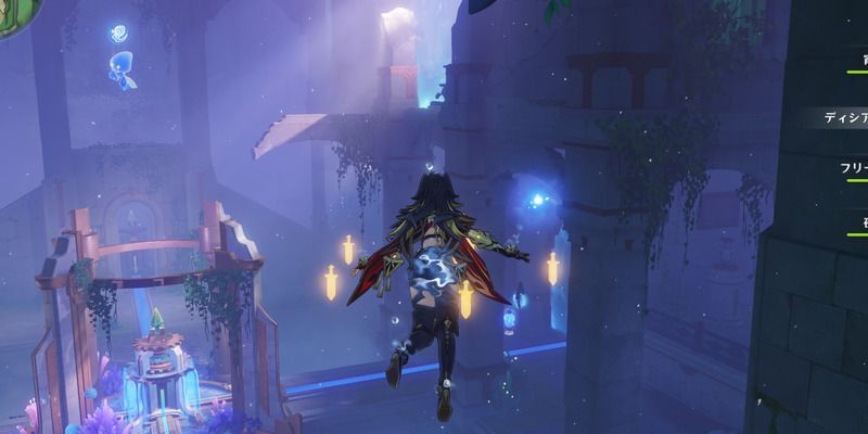 空間の2階右側の空間に謎鏡