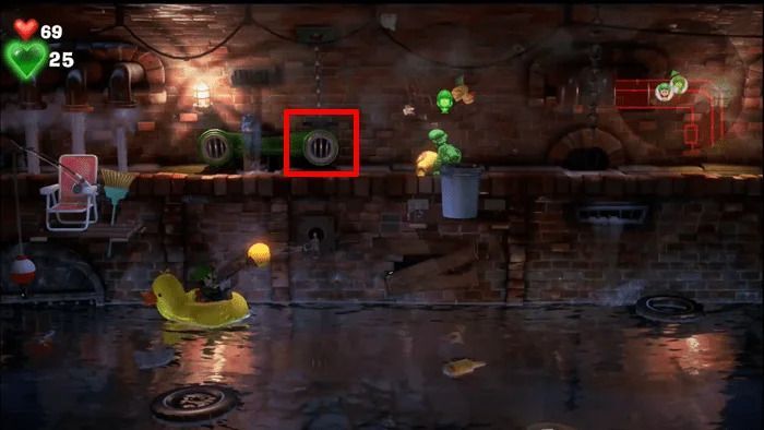 排水管の蓋を開ける