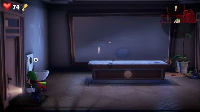 カギを使って左側の部屋に進む