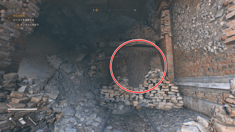 赤丸の壁に当たり判定が無くすり抜けるので中に入る