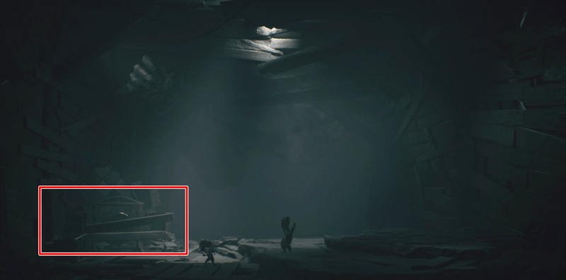 左奥側にドラが落ちてくる