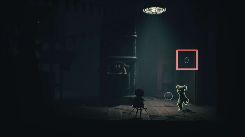 引き出しを開ける