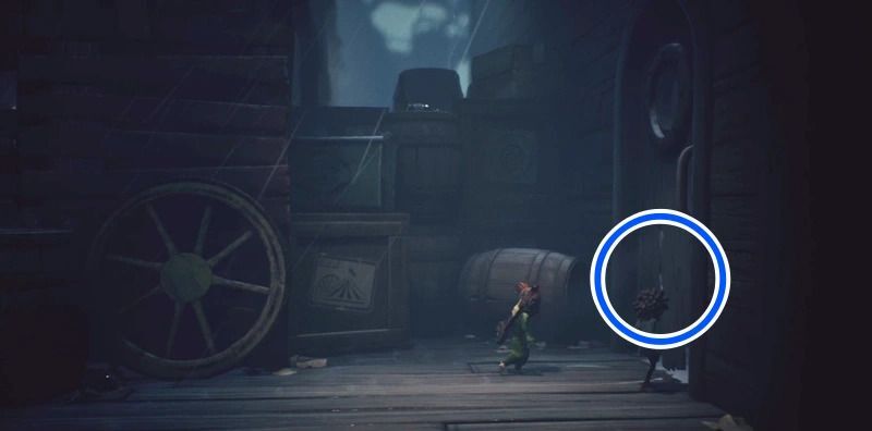 床下を抜けた先の家の扉をスパナで壊す