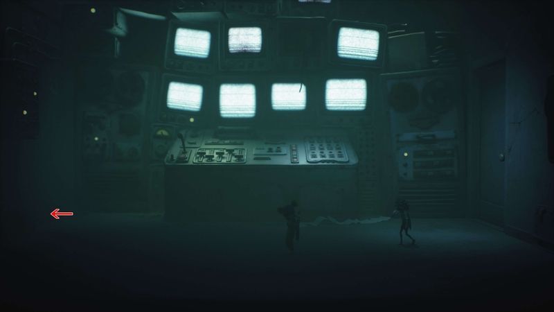 監視室を左に進む