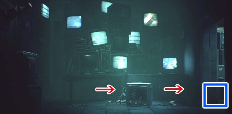 壊れたモニターを押してシャッターのつかえにする