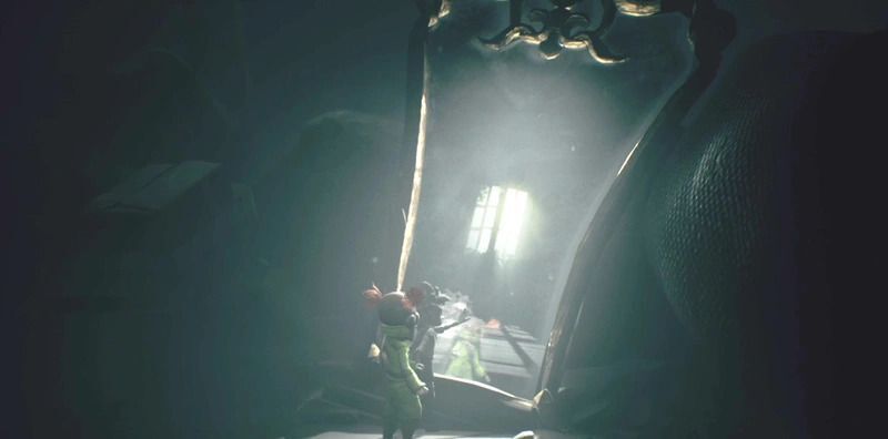 鏡に触れ続け、中に飛び込むとエンディングへ