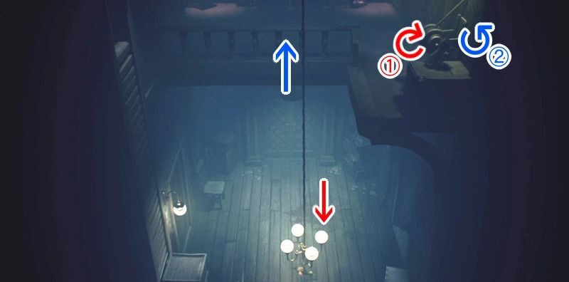 ハンドルでシャンデリアを降ろし、相方を登らせる