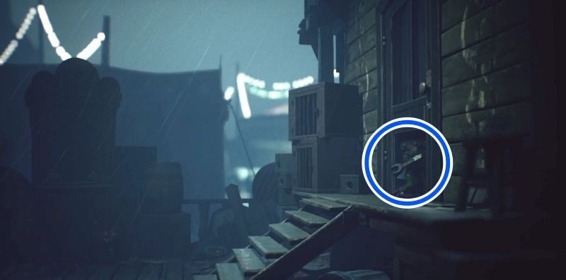 階段上の家に扉に入る