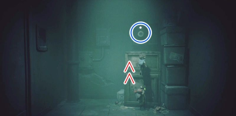 ライトを抜き取り、開いた扉から道を戻る