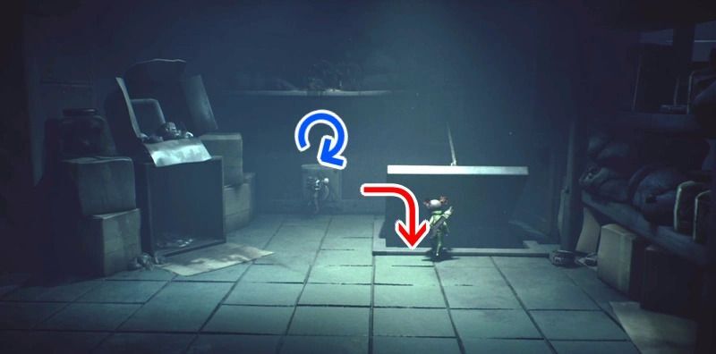 ハンドルを取り付けて回し、床下扉を開く