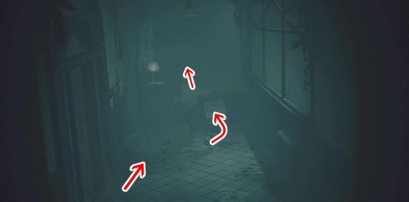 巨大な手から急いで上方向へダッシュ