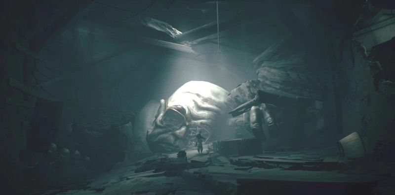 両手と顔と戦闘になる