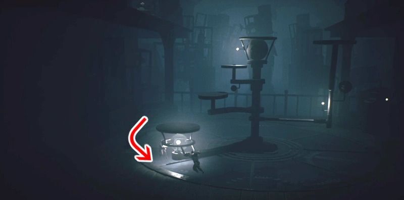 一番下の電球を回転させ、右屋根への足場を作る