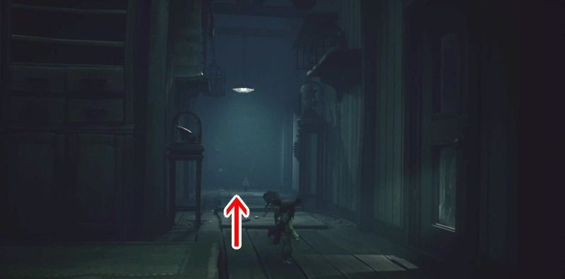 天井裏から廊下に出たら上方向に進む