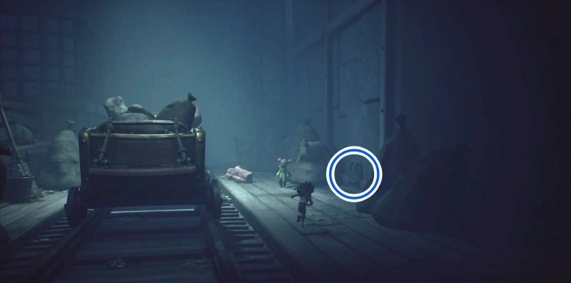 トロッコを降りて、右壁から線路を出る