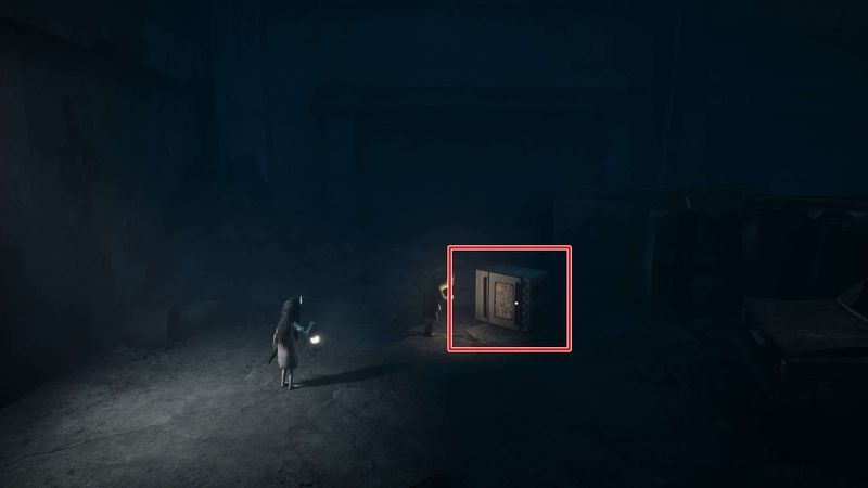 正面にある箱を開ける