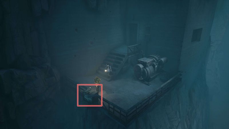 発電機近くにある箱を下に落とす