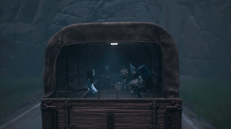 トラックで移動中