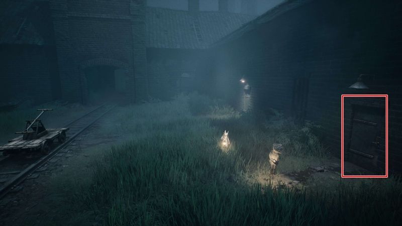 ロッカーを開けてその奥に進む