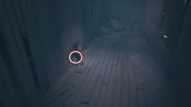 左手の通風口ハッチから隣の部屋に移動