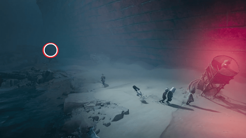 砂浜に着岸した後は、左手方向へ進む