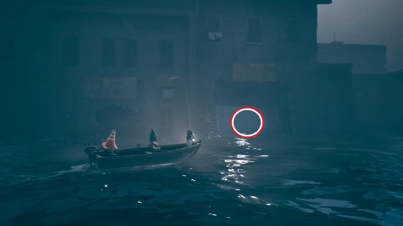 水没街を機雷避けながら進む