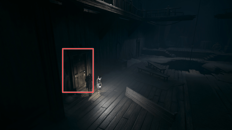 下、左側の扉に入る