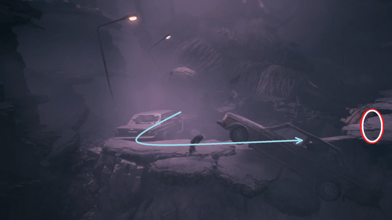 道を塞ぐ車はすぐに転がり落ちる