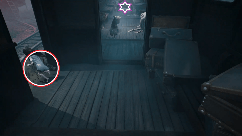 画面の奥から先頭車両に向かう