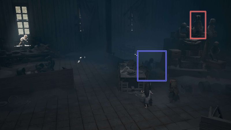 ロッカーを開けてその奥に進む