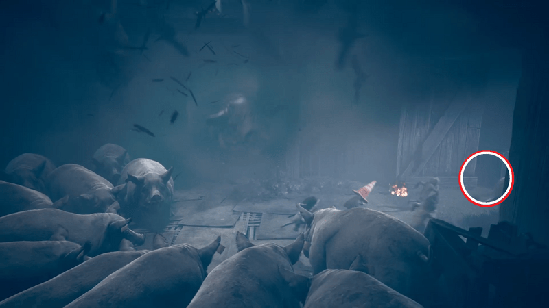 右側の建物まで逃げ続ける