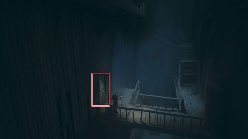 途中階のドアから外に出る