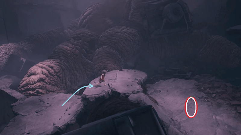 道が隆起する場所はよじ登って進む